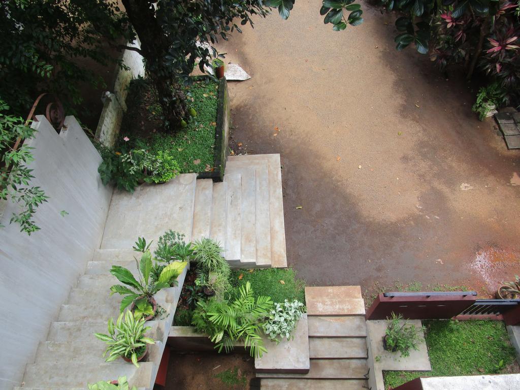 Hotel Shalini Anuradhapura Exterior foto