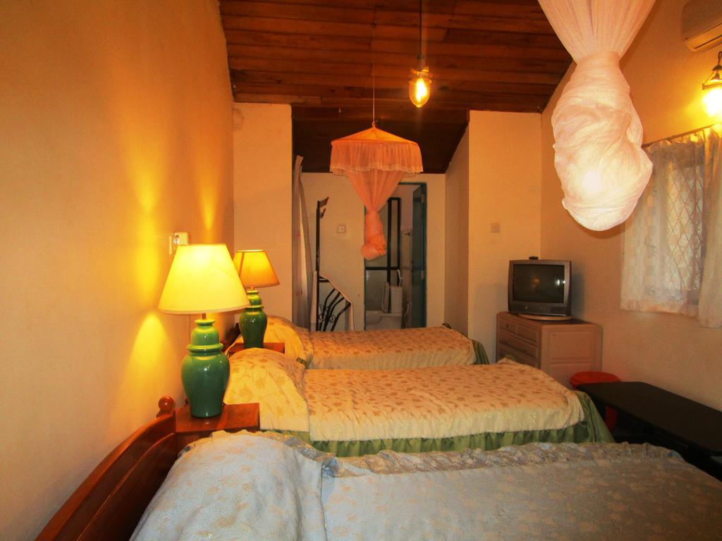 Hotel Shalini Anuradhapura Quarto foto